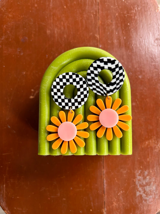 Groovy flower