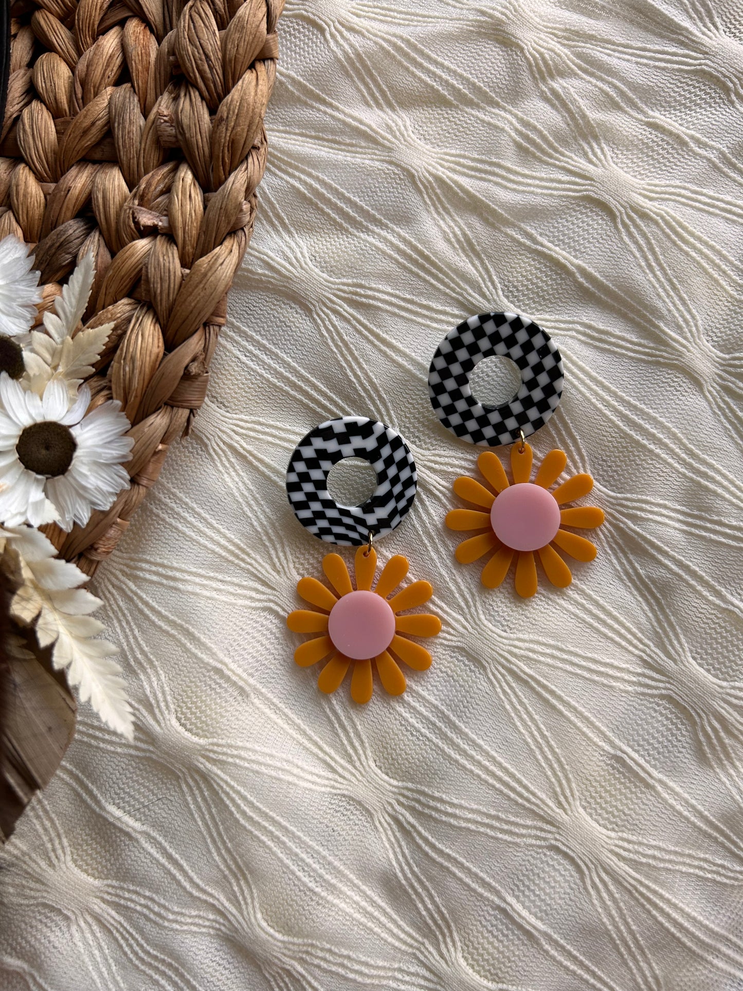 Groovy flower